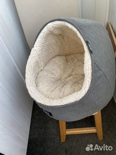 Домик лежанка для кошки или собаки. Коврик