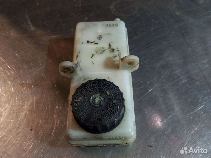 Бачок тормозной жидкости Peugeot 307