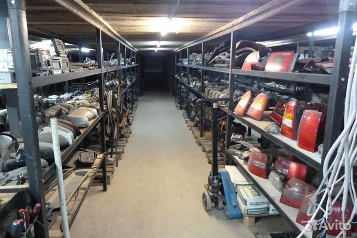 Топливная рампа Volkswagen Passat B5 Golf AZM