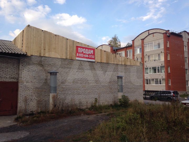 Гараж, > 30 м²