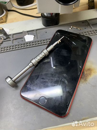 Дисплей iPhone 7 plus Red