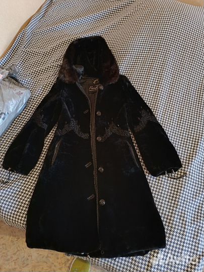 Продам шубу мутон размер 42