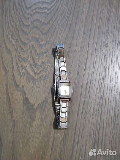 Часы наручные женские Слава