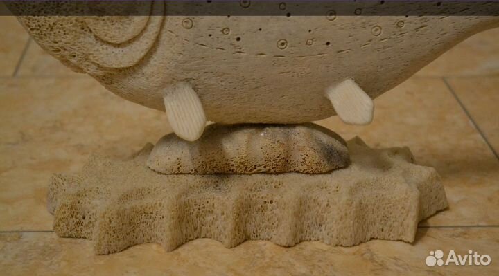 Статуэтка рыбы из кости. бивня. Кета. Лосось