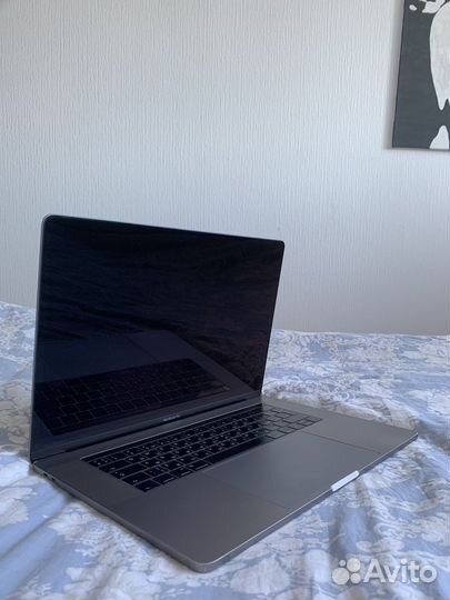 Macbook pro 15 touch bar