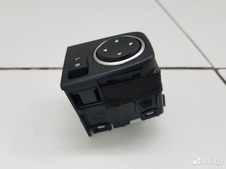 Переключатель регулировки зеркала (Kia Ceed III)