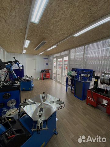 Шиномонтажник