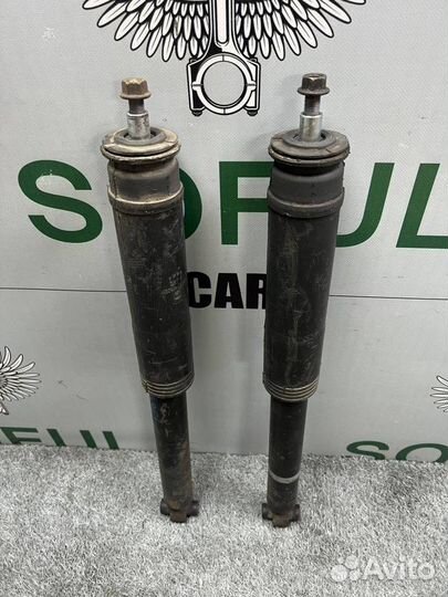 Стойка амортизатора задняя Toyota Auris 2013