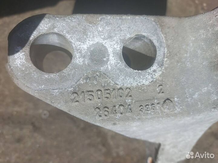 Кронштейн двигателя задний правый Volvo FH 2014