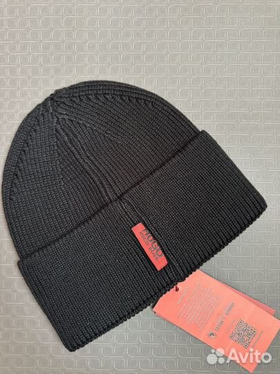 Мужская шапка hugo