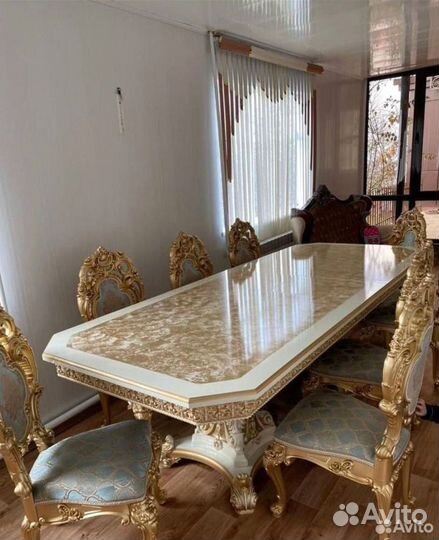 Столы и стулья