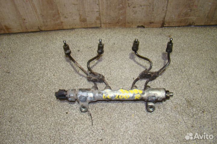 Рейка топливная (рампа) Toyota LC 200