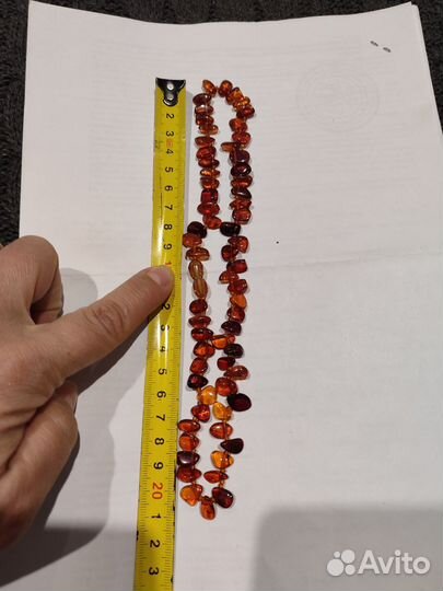 Красивые янтарные бусы