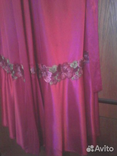 Пеньюар женский вишневого цвета