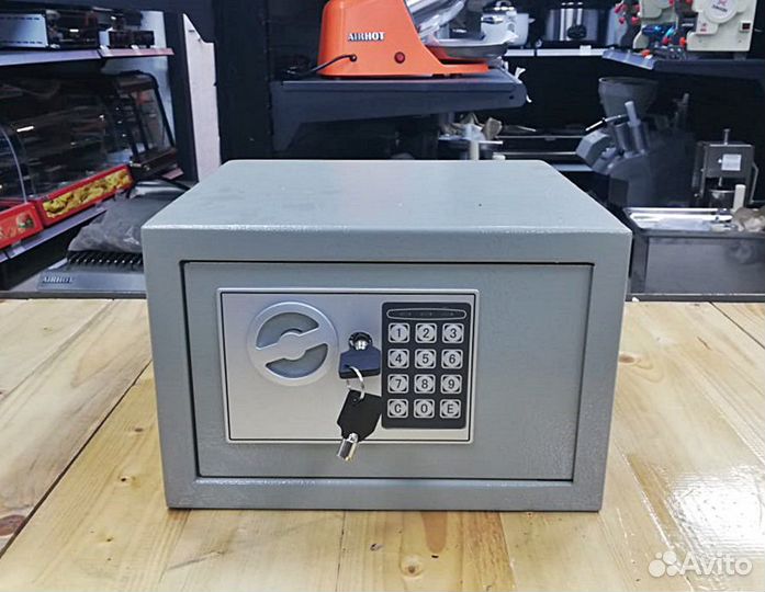 Сейф мебельный Д-18 mе-003 в наличии