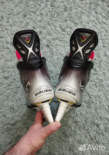 Коньки хоккейные