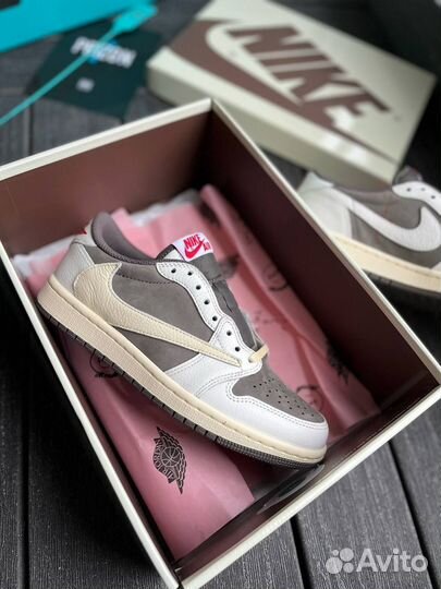 Nike Air Jordan 1 travis Scott (48)