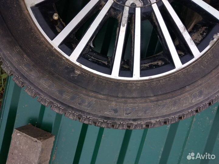 Bridgestone Blizzak Revo GZ 205/60 R15