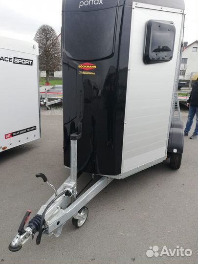 Продам прицеп коневозку Boeckmann