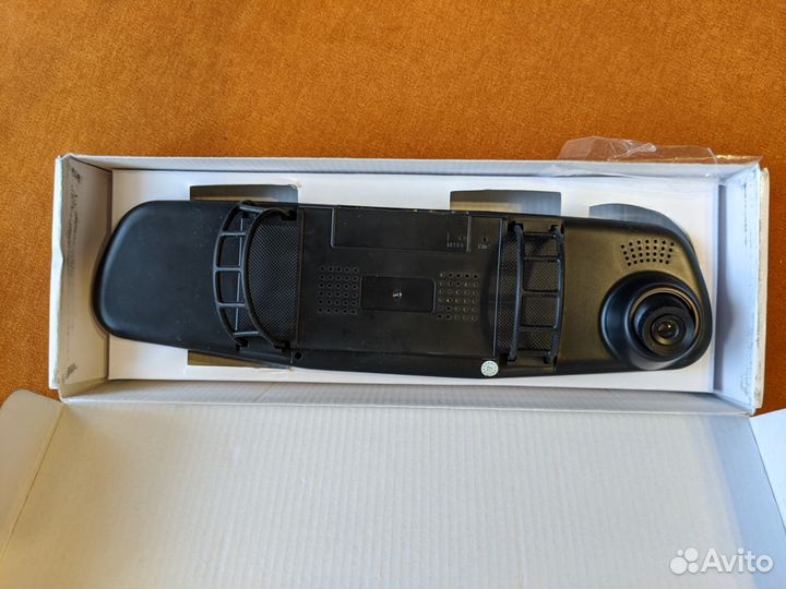 Видеорегистратор Rearview Mirror с Full HD