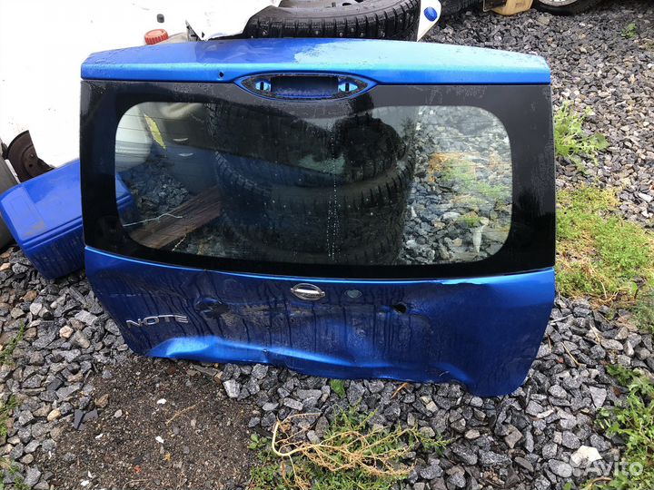 Стекло заднее Nissan Note