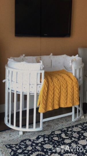 Кроватка круглая и комод