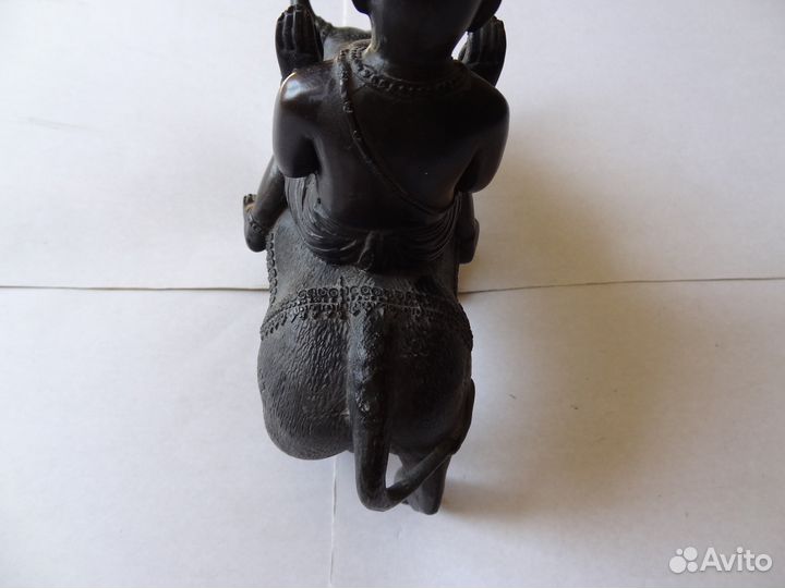 Будда на буйволе. бронза