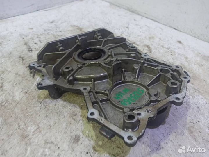 Крышка двигателя передняя
