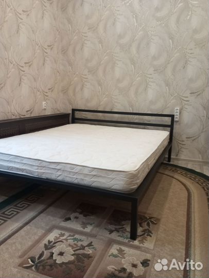 Кровать