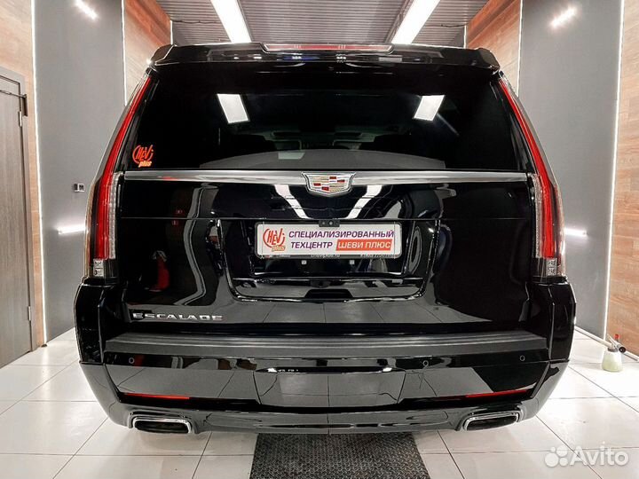 Cadillac Escalade 6.2 AT, 2018, 290 025 км