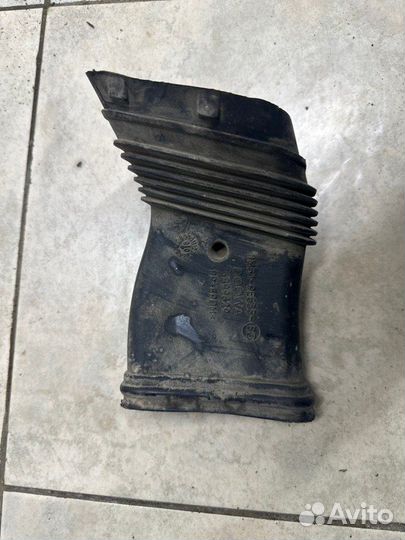 Патрубок воздушного фильтра Ford Focus седан sida