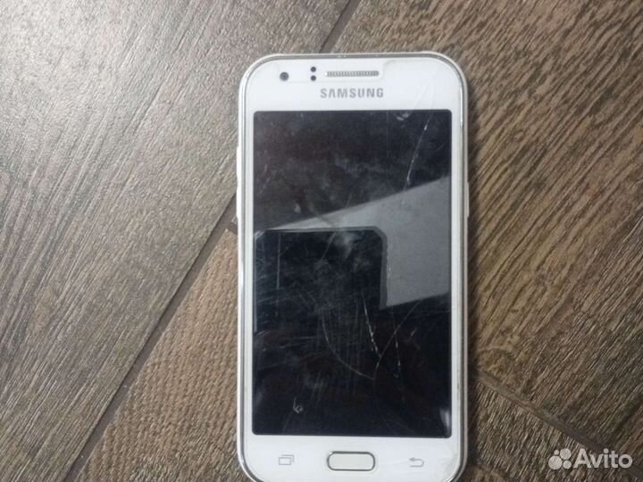 Телефон Samsung j1 2015