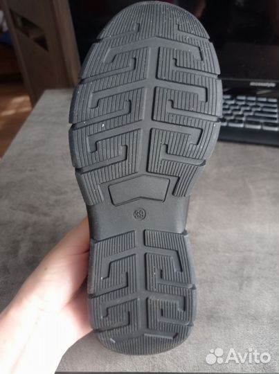 Кроссовки подростковые 39