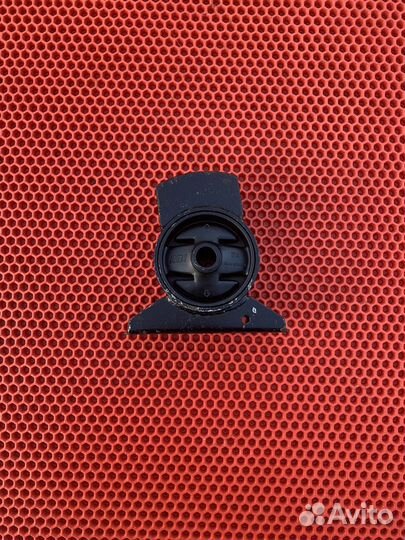 Опора двс нижняя передняя Mitsubishi Carisma