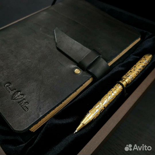 Подарочный набор. Золотая ручка + ежедневник