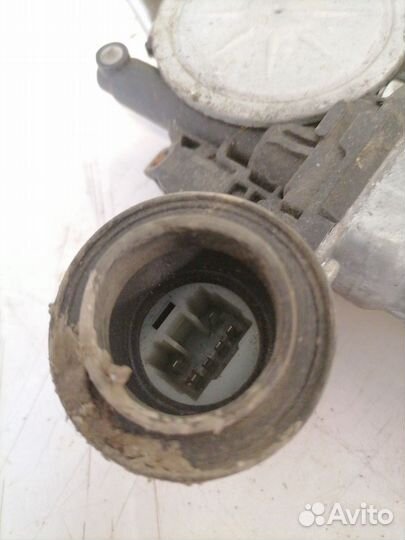 Стеклоподъемник электр. передний левый Suzuki Swif