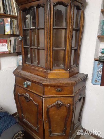 Старинный буфет