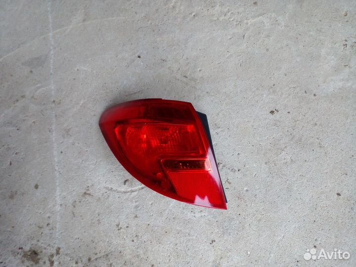 Фонарь левый наружный Opel Meriva B 2014 год