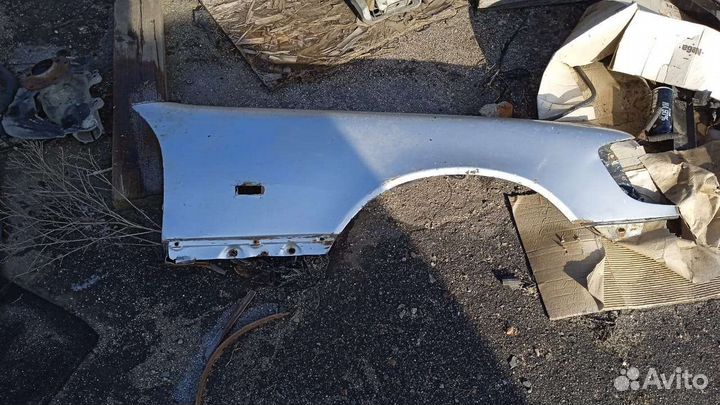 Крыло переднее правое mercedes w140