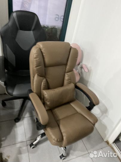 Офисное кресло