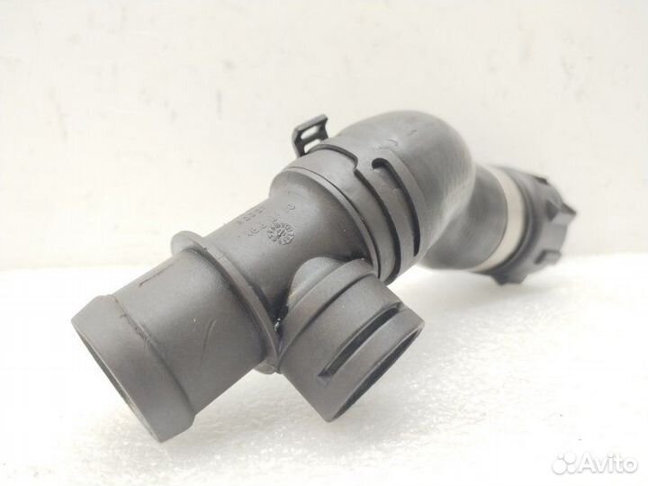 Патрубок системы охлаждения Volkswagen Tiguan 1