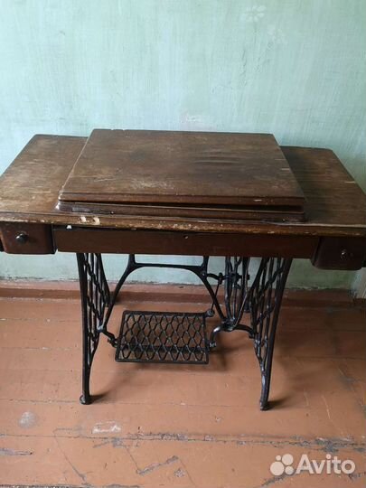 Швейная машина ножная