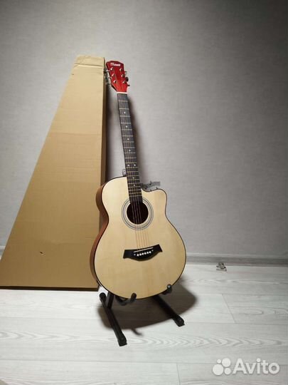 Гитара с чехлом