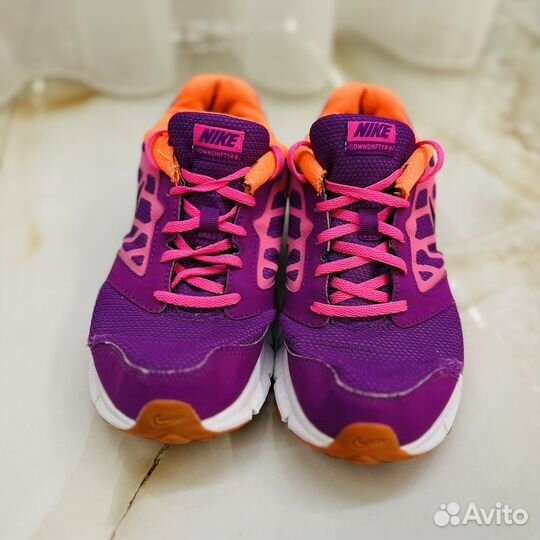 Кроссовки спортивные nike