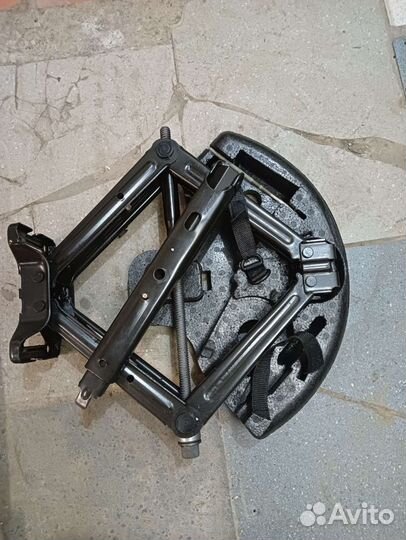 Домкрат для форд Эксплорер 5