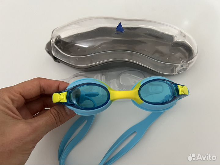 Очки для плавания