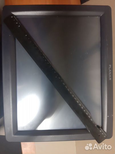 ЖК монитор с сенсорным экраном