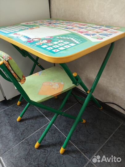 Детский столик