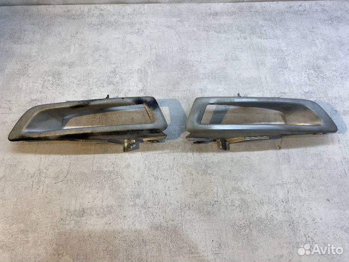 Накладка противотуманной фары LR061229 Land Rover