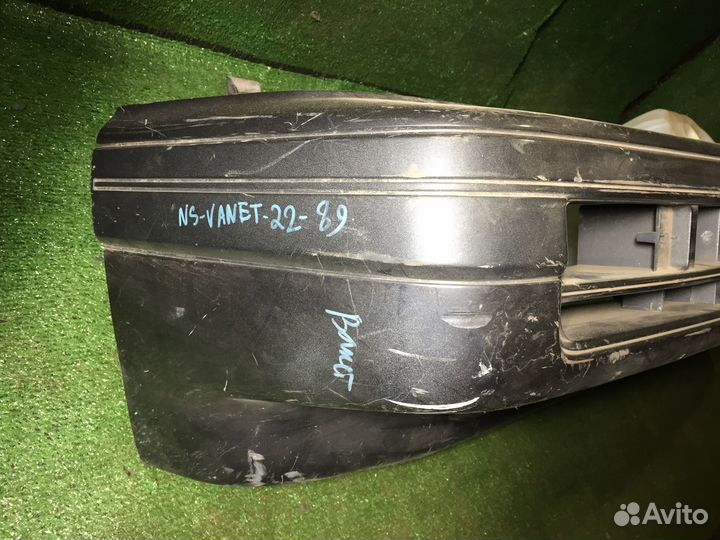 Бампер передний Mazda Bongo SS Черный с усилителем